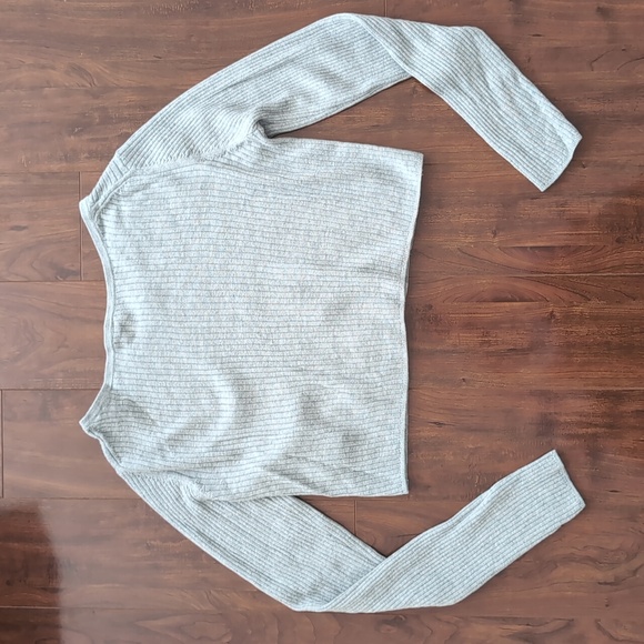 Cropped Cardigan - Picture 10 of 10